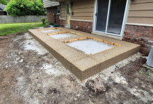 Preparation of exposed aggregate border for decorative concrete patio