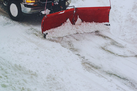 Why Expert Commercial Snowplowing is Non-Negotiable